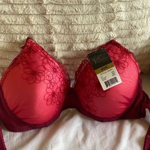 NWT red embroidery bra